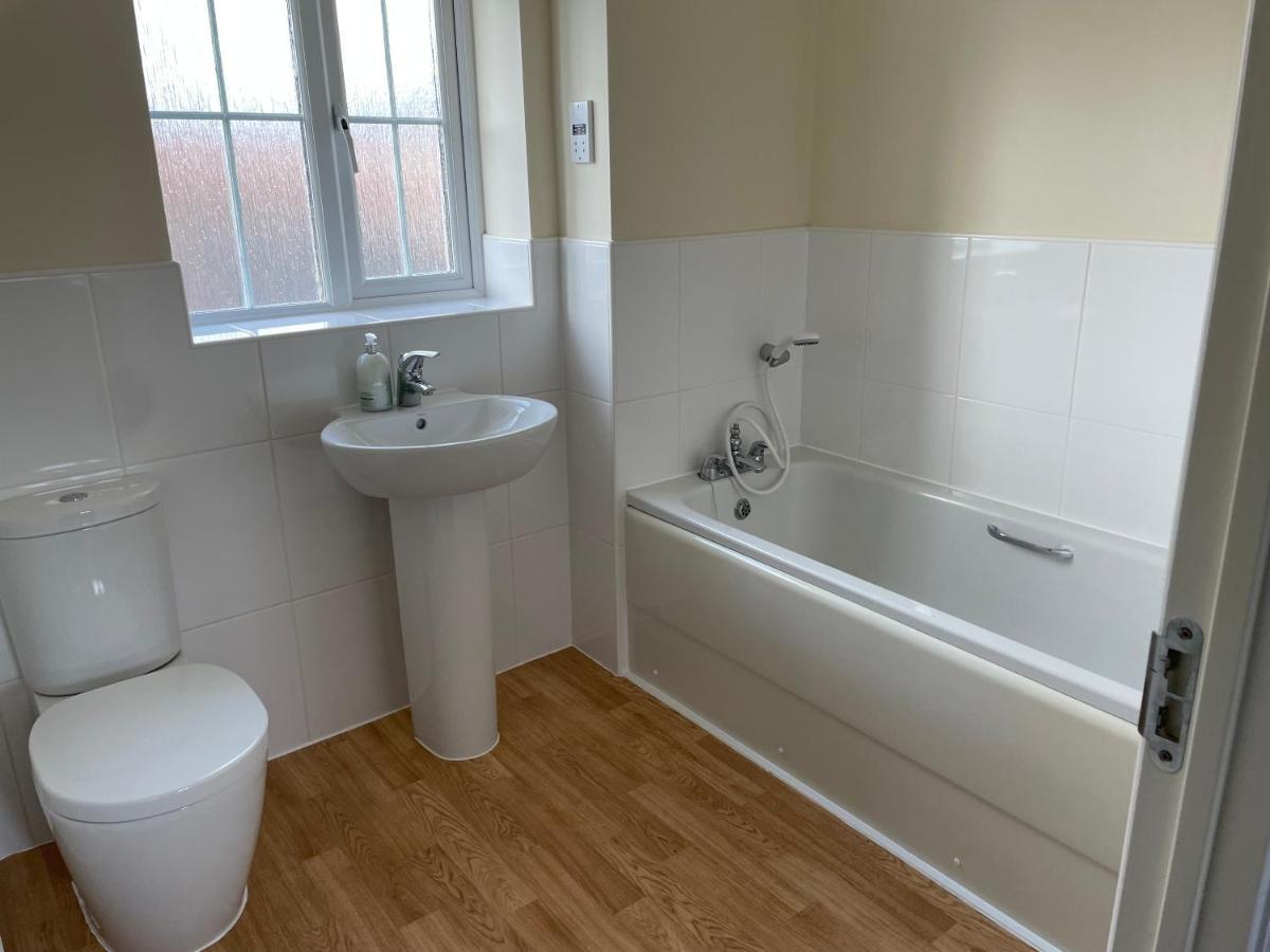 Stunning Large Detached Gloucester, 4 Beds, 3 Bedroom, 2 Bathroom Property, Nr Chelt, The Docks And Quays Sleeps 6 エクステリア 写真