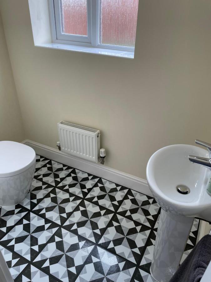 Stunning Large Detached Gloucester, 4 Beds, 3 Bedroom, 2 Bathroom Property, Nr Chelt, The Docks And Quays Sleeps 6 エクステリア 写真