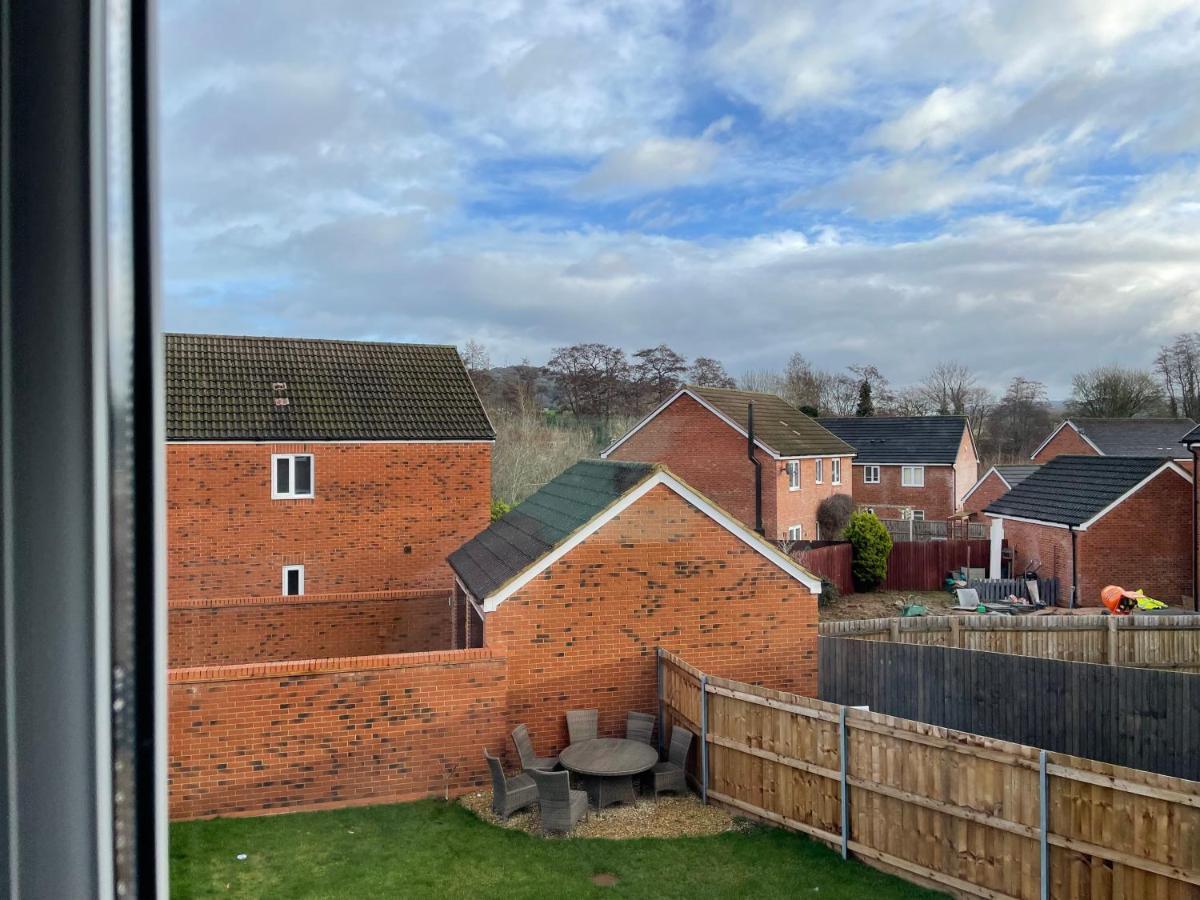 Stunning Large Detached Gloucester, 4 Beds, 3 Bedroom, 2 Bathroom Property, Nr Chelt, The Docks And Quays Sleeps 6 エクステリア 写真