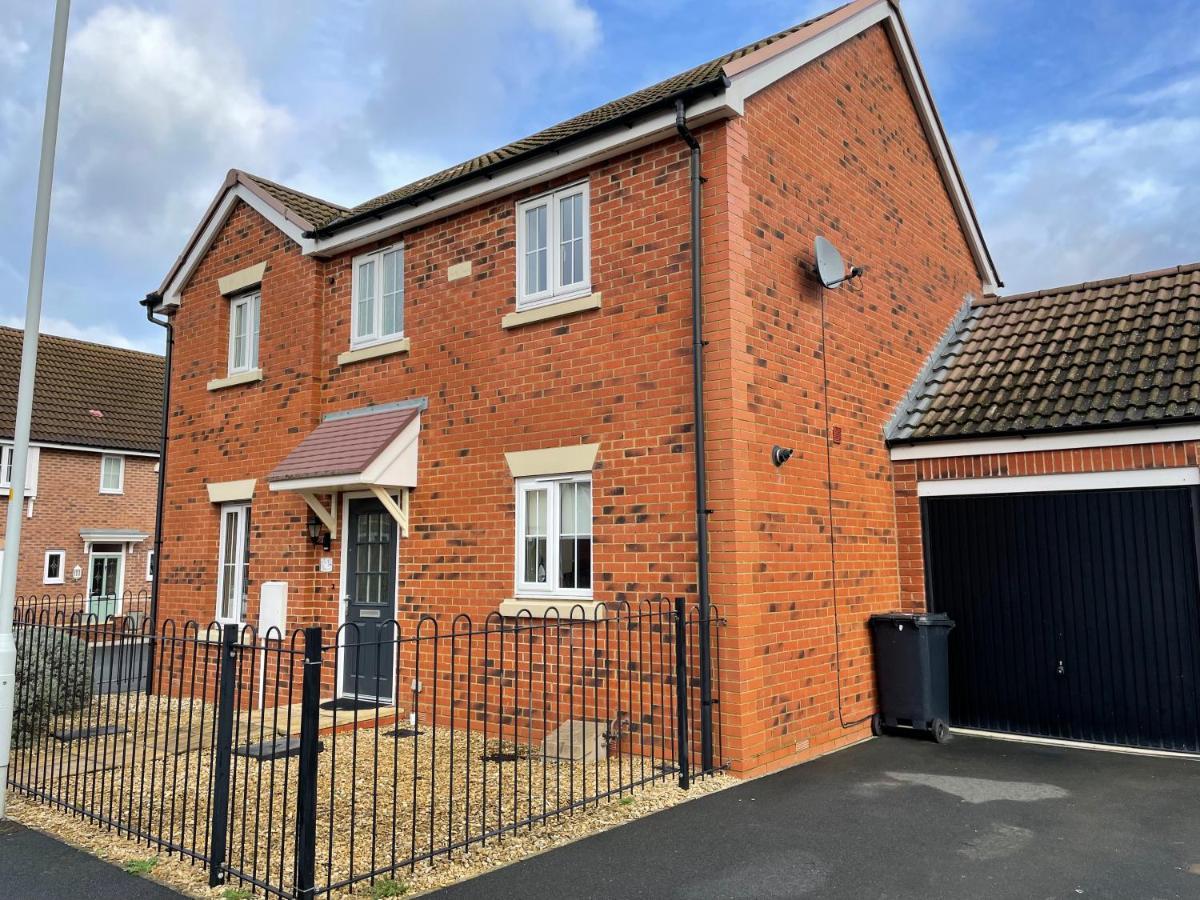 Stunning Large Detached Gloucester, 4 Beds, 3 Bedroom, 2 Bathroom Property, Nr Chelt, The Docks And Quays Sleeps 6 エクステリア 写真